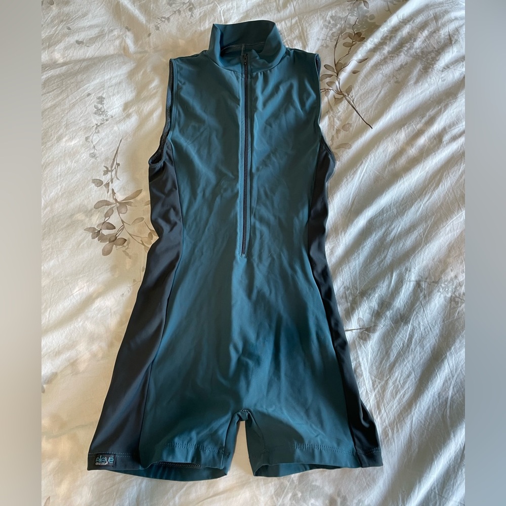 Eleve dance wear men’s Logan biketard in Lagoon size XS